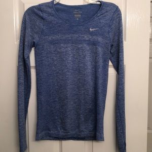 Size XS Nike dri fit long sleeve